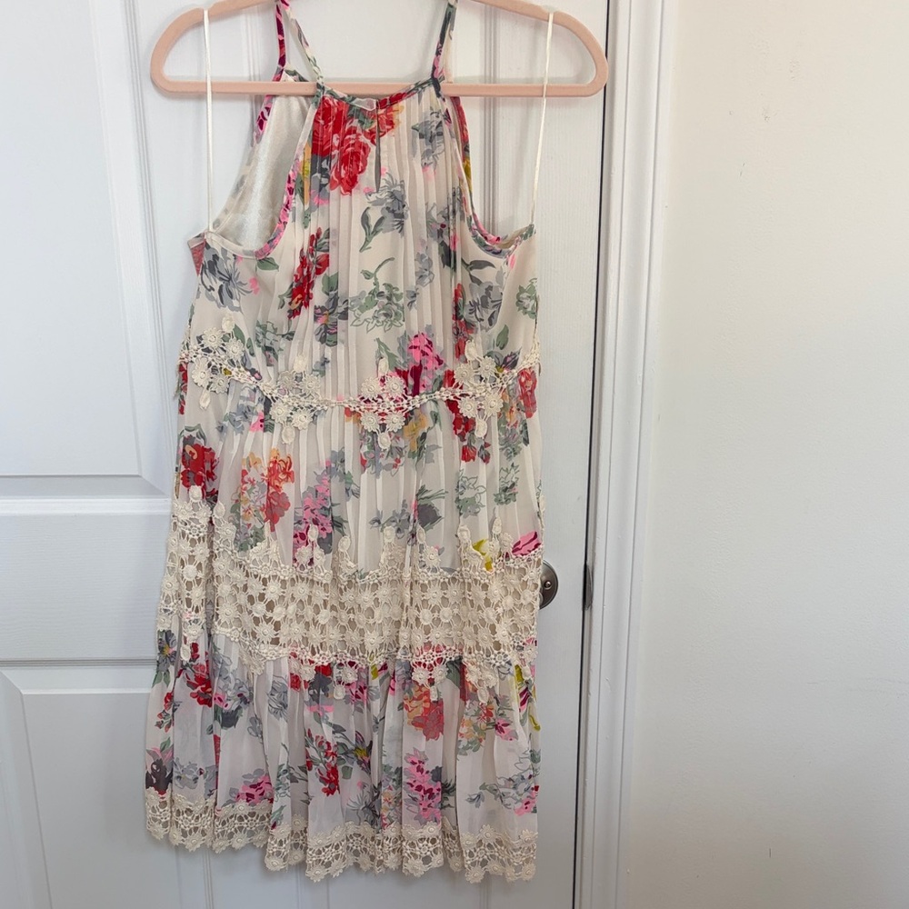 Ranna Gill Floral Lace Tiered Sundress - White with Pink & Red Blooms - Picture 4 of 4